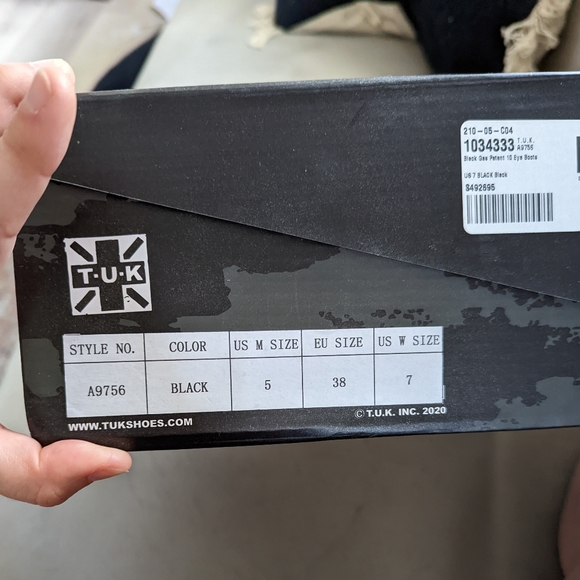 T.U.K. NIB Black Vegan Patent 10 Eye Boots sz 6, 6.5, or small 7 - Picture 4 of 5